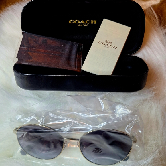 Coach Women's Round Sunglasses - Picture 3 of 6